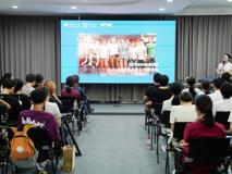 医学部“思政第一课”鼓励新生创作自己的奇迹故事